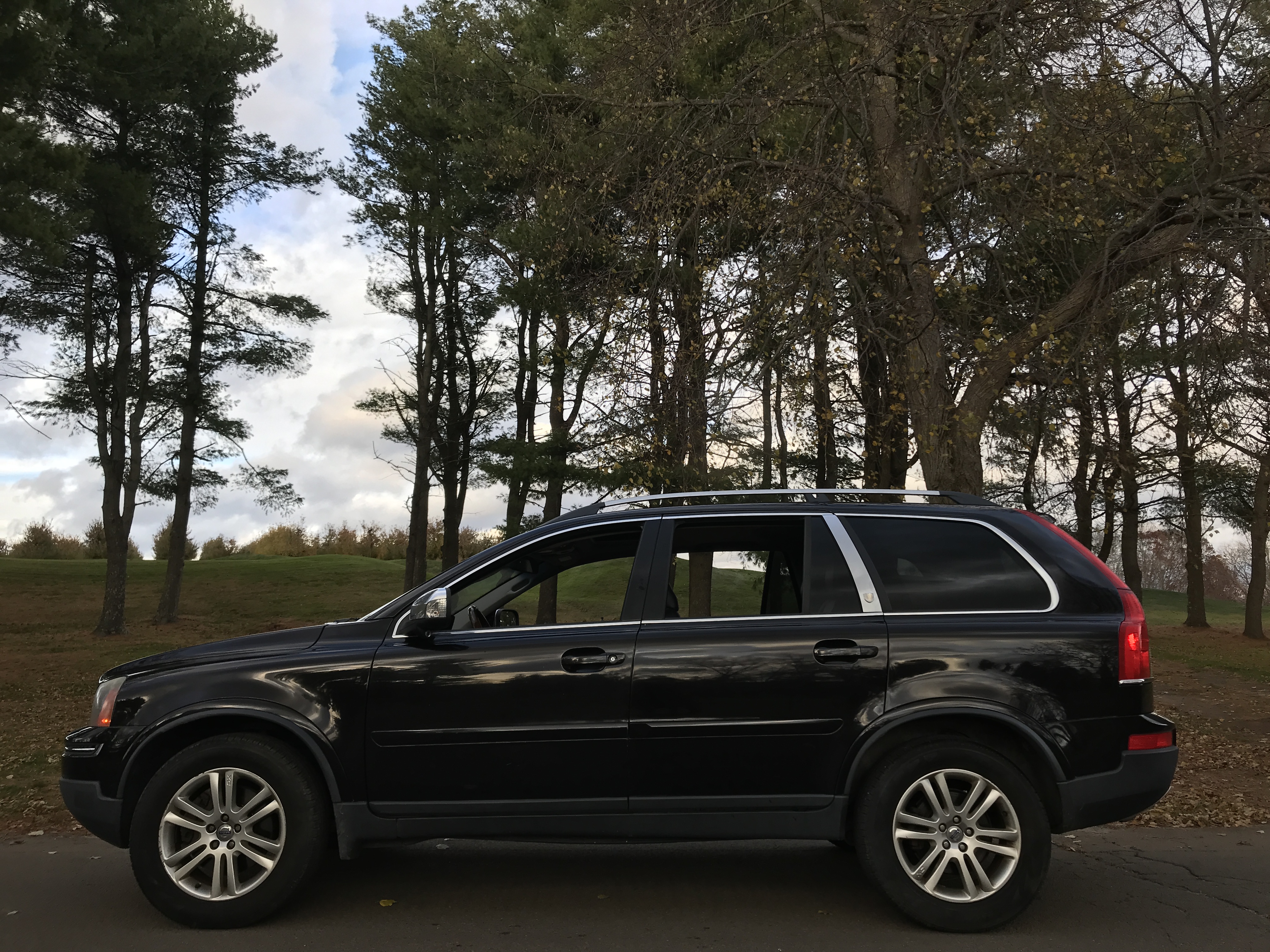 2008 Volvo One Owner XC90 V8 92K with Third Row Seating — hero